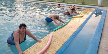 Natación para adultos en el "Verano Acá"