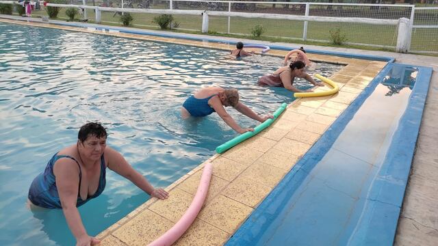 Natación para adultos en el "Verano Acá"