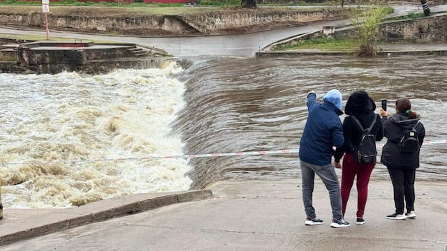 CRECIENTE EN VILLA CARLOS PAZ: