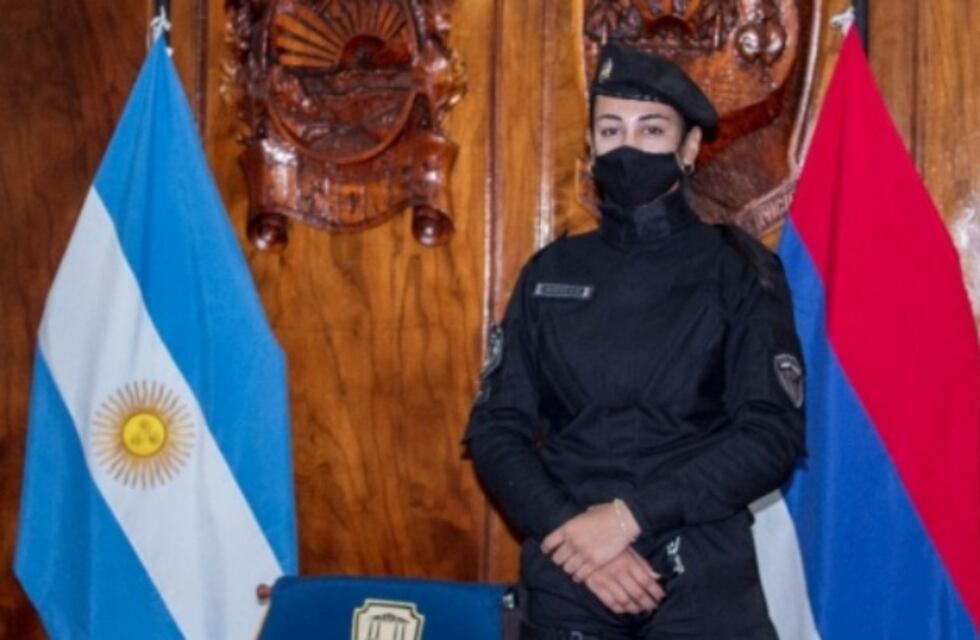 Posadas: condecoraron a una policía que asistió a una niña de 2 años