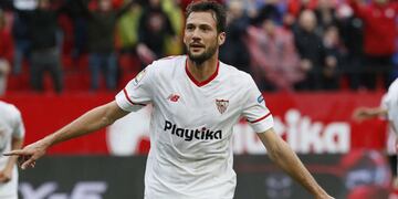 Golazo. Franco Vázquez entró al partido y se dio el gusto de meter una genialidad. (Diario Marca / Archivo)