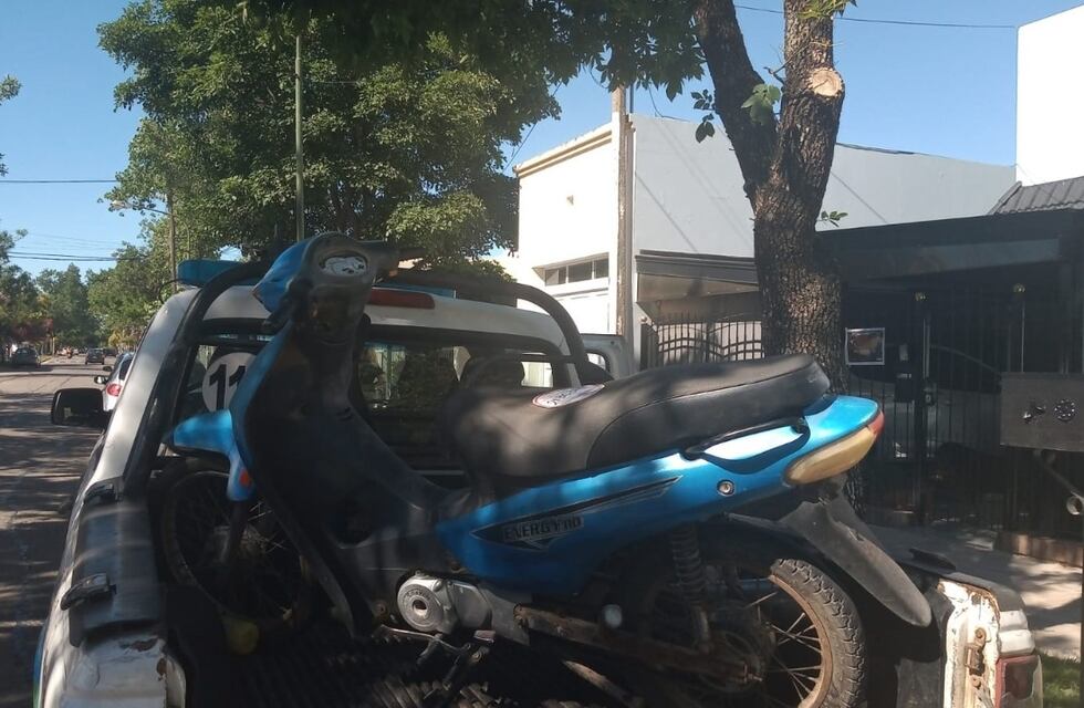 Se retuvieron un auto y tres motos