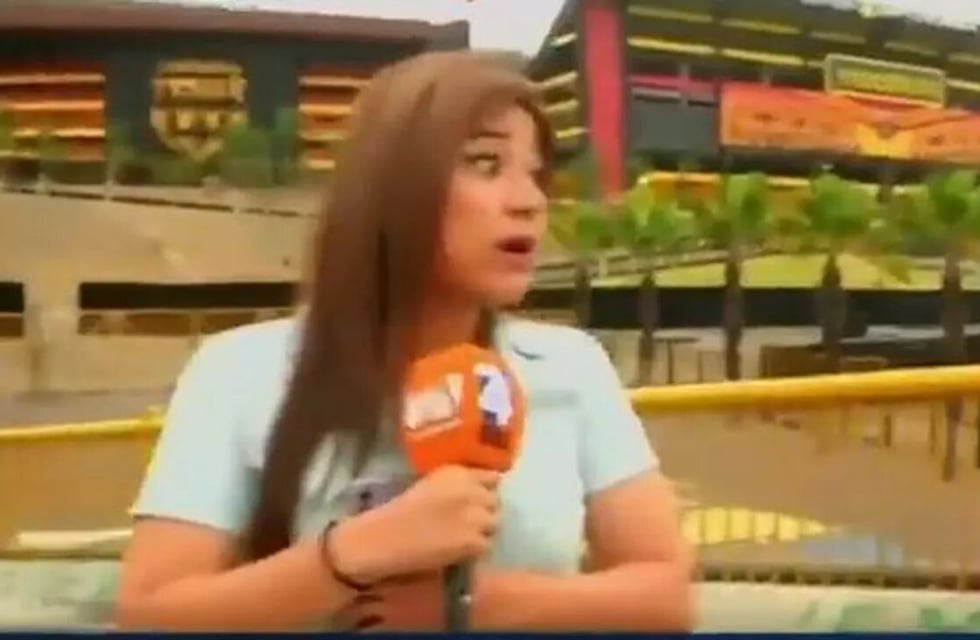 En vivo, motochorros intentaron asaltar a un grupo de periodistas y la reacción de ellos los hizo huir