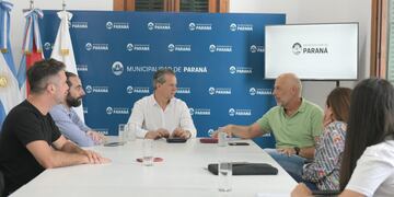 Adán Bahl y funcionarios en reunión con Jorge Marzo