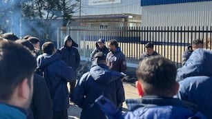 Tensión tras el cierre de una fábrica de motos en Campana: 50 empleados despedidos