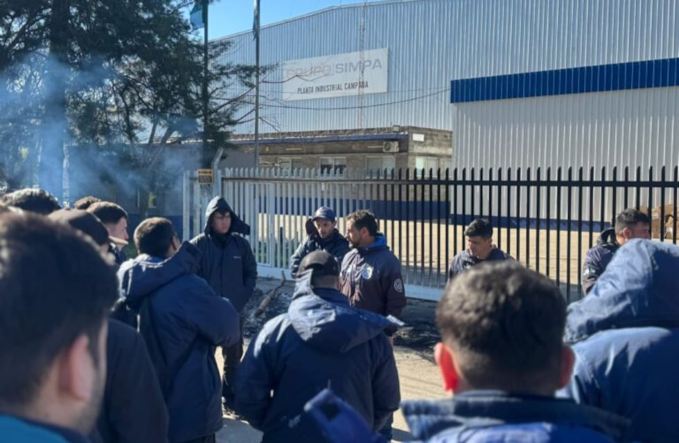 Tensión tras el cierre de una fábrica de motos en Campana: 50 empleados despedidos