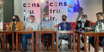 Construir, el espacio radical dentro de Cambiemos que presentaron en Paraná Pedro Galimberti y Darío Schneider.