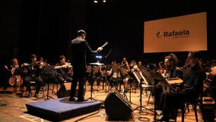 La Escuela Municipal de Música “Remo Pignoni” y la Orquesta Municipal de Tango presentaron  “Piazzolla Sinfónico”.