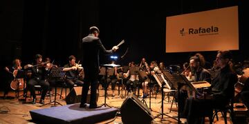 La Escuela Municipal de Música “Remo Pignoni” y la Orquesta Municipal de Tango presentaron  “Piazzolla Sinfónico”.