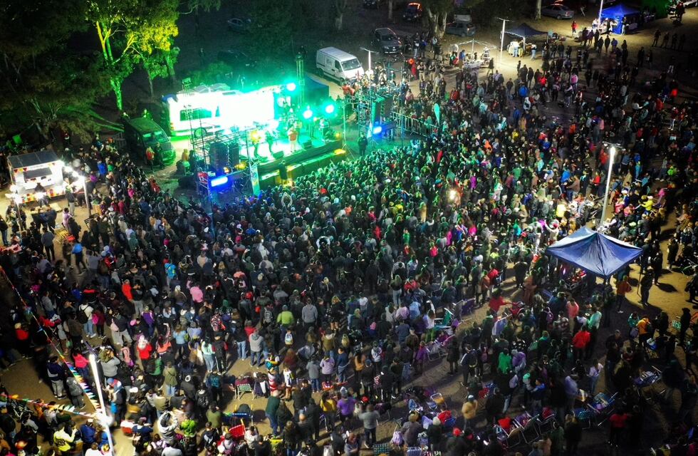 La Onda Sabanera hizo vibrar el balneario Arroyo Pareja