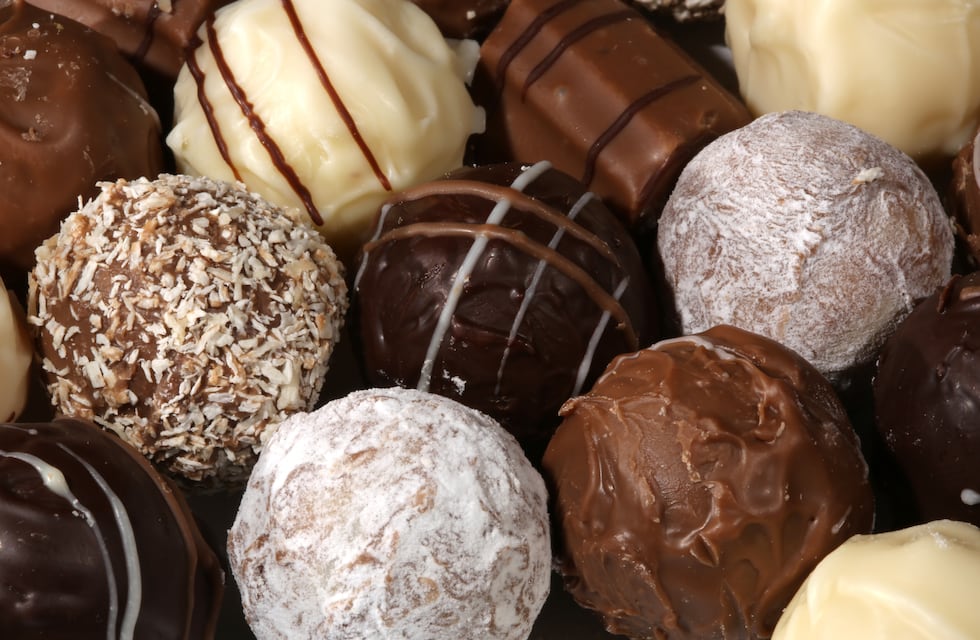 Cómo hacer trufas de chocolate con galletitas: la receta ideal para el antojo dulce