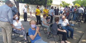 Comenzó la vacunación a mayores de 90 años en Rafaela