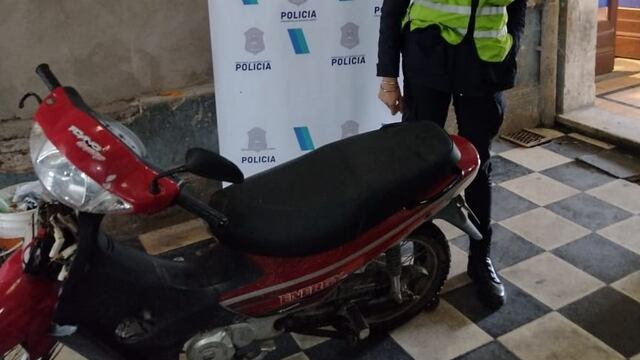 Recuperan moto robada y aprehenden a dos menores por su sustracción