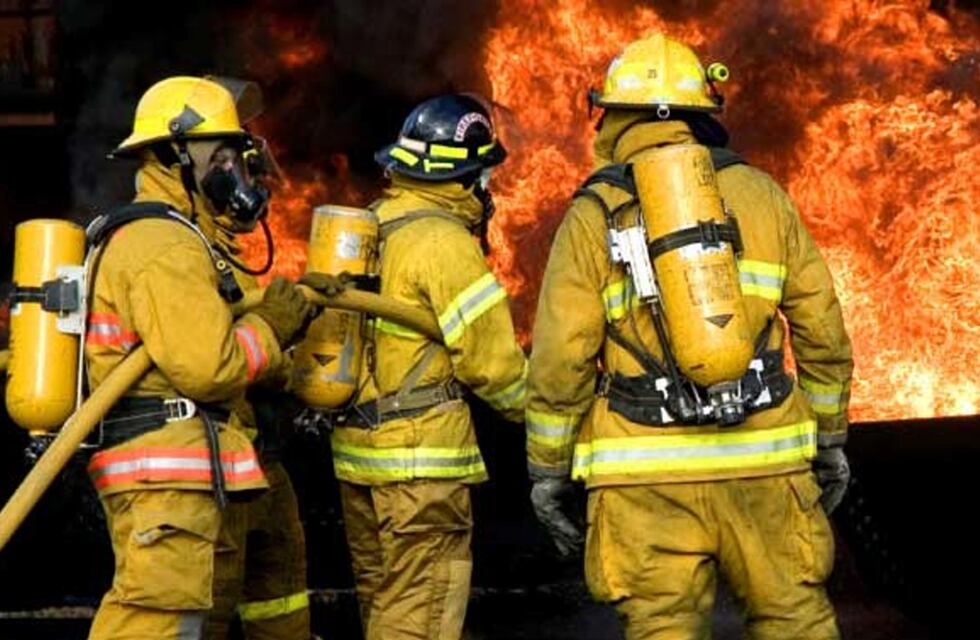 Trágico incendio: murieron un hombre y su hijo de 3 años y la madre está grave