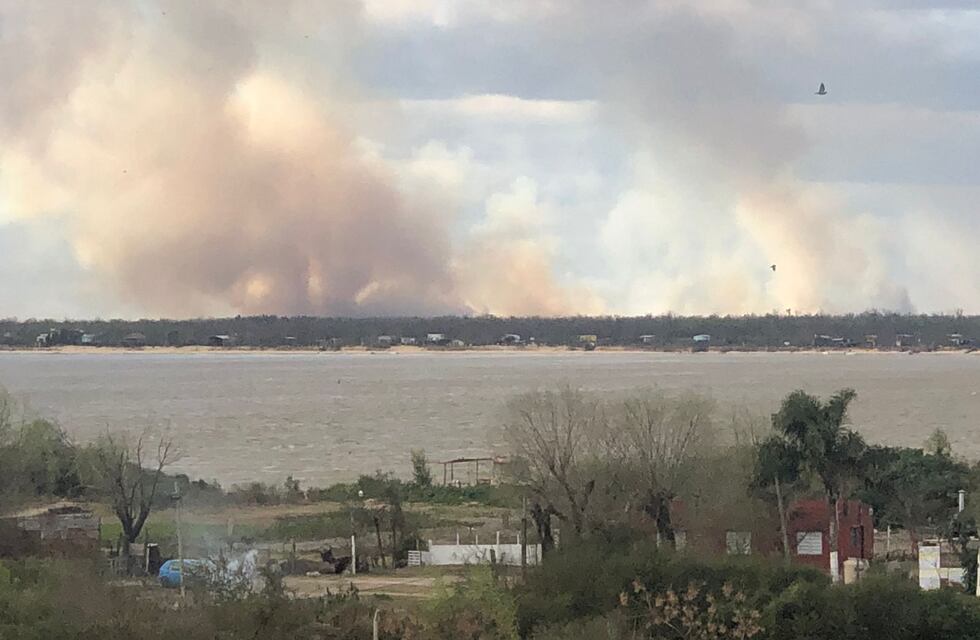 El tiempo en Rosario: el humo no deja respirar y la lluvia es la única esperanza para que mejore la situación