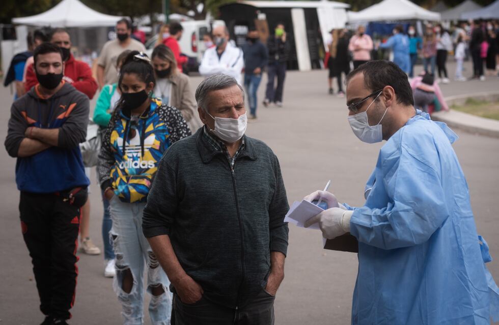 Testeos: Salud confirmó quiénes pueden acceder a los puestos de testeos gratuitos