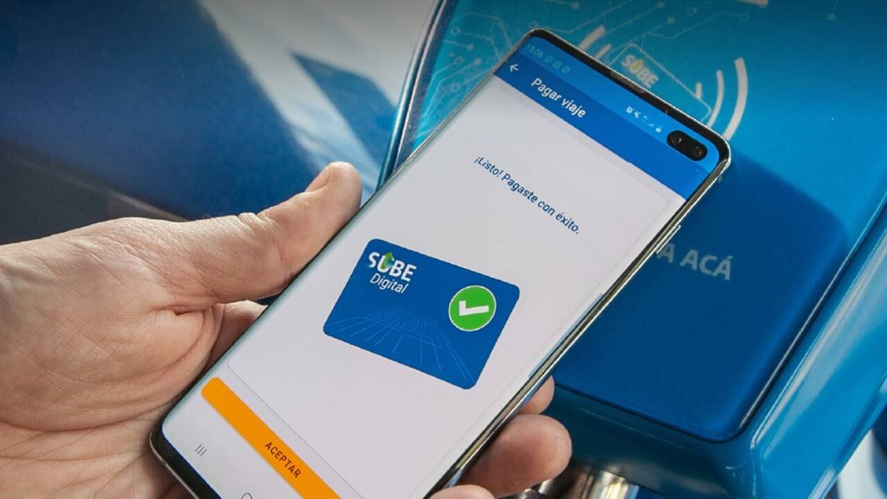 El Gobierno nacional anunció la implementación de la SUBE Digital para pagar viajes de colectivo en Rosario y Mendoza.