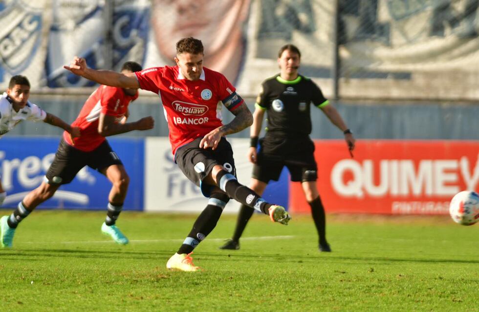 Pablo Vegetti: “Ganamos a lo Belgrano, pero todavía hay mucho por mejorar”