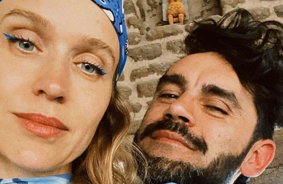 Ladrillos a la vista, bibliotecas y estilo nórdico: así es la casa de Brenda Gandini y Gonzalo Heredia