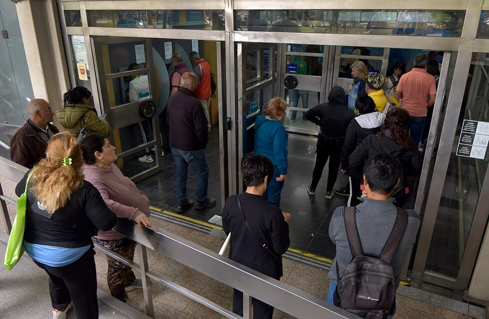 Bono de febrero para jubilados: cuánto cobrarán con el anuncio de Anses