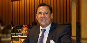Sigue en terapia intensiva el diputado que cayó desde un segundo piso.