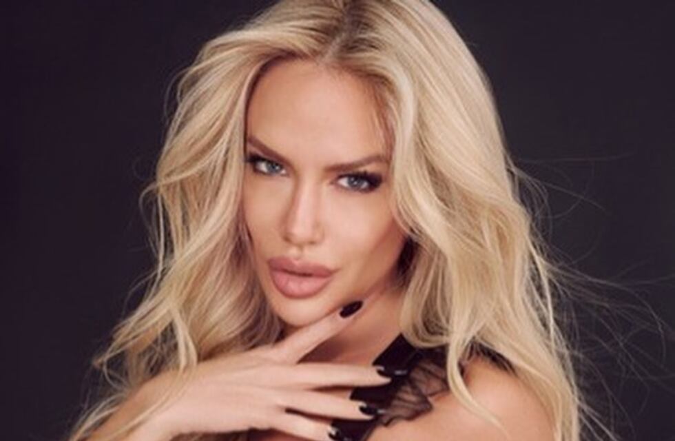 Desde la cocina y sin ropa: Luciana Salazar subió la temperatura en Instagram posando sin ropa interior