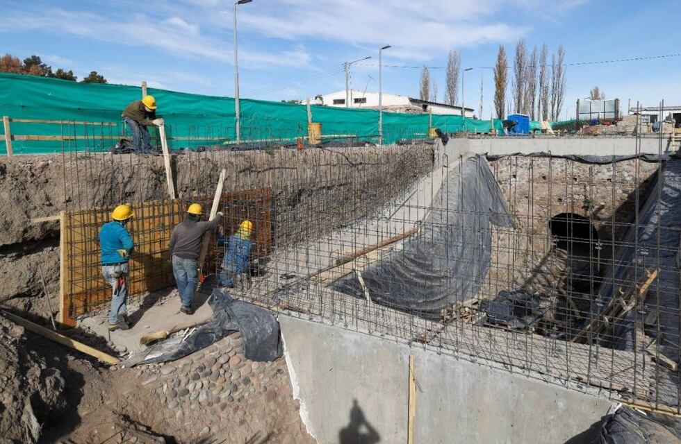 Continúan las obras de recuperación de la antigua usina en el paseo Rawson