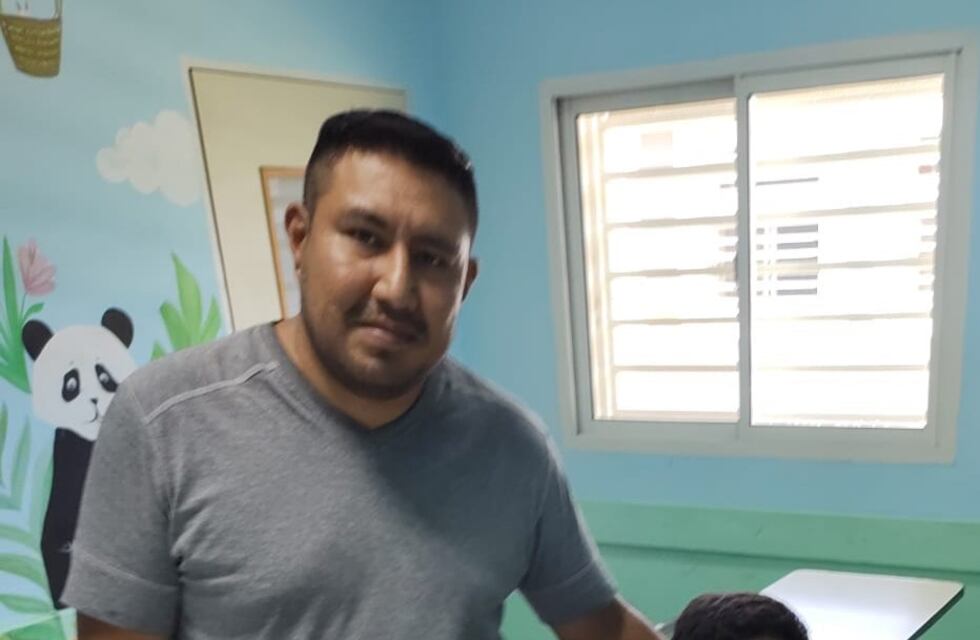 Milagro en Arroyito: un policía reanimó a una bebé de 1 año que se había caído a una pileta y no tenía signos vitales