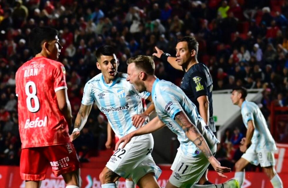 Atlético Tucumán ganó y nuevamente es líder de la Liga Profesional