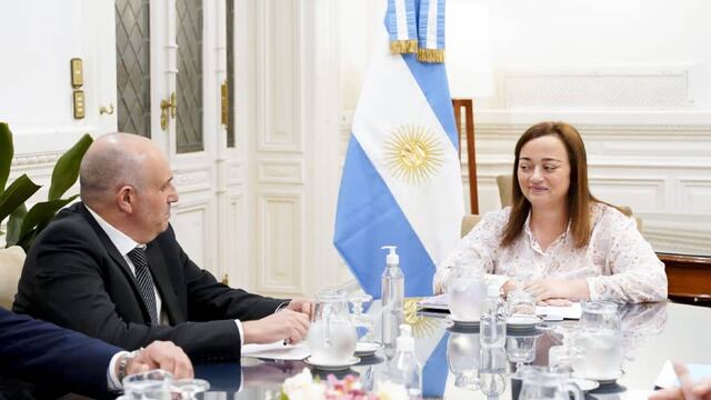 El ministro Alexis Guerrera y la presidenta de la Cámara de Diputados, Cecilia Moreau. Foto: HCDN.
