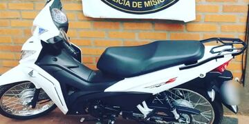 Recuperan dos motocicletas mal habidas en Posadas y Garupá.