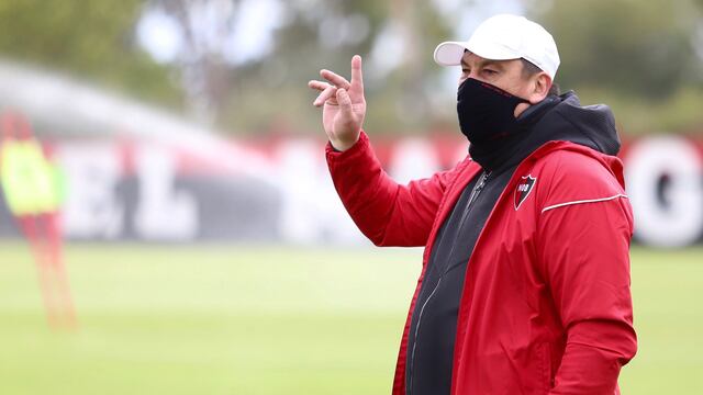 Burgos en el entrenamiento de Newell's (@Newells)