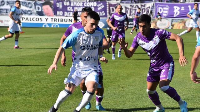 Atlético goleó a Villa Dálmine