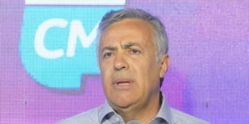 Alfredo Cornejo en el búnker de Cambia Mendoza.