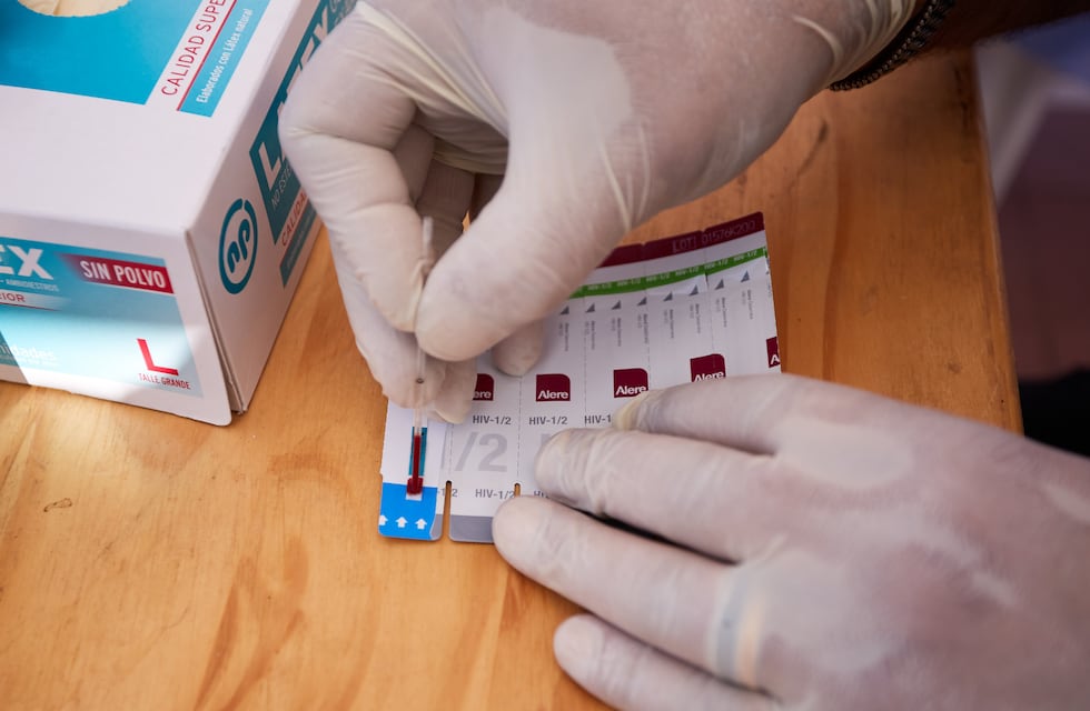 Harán pruebas gratuitas de detección de VIH en distintos centros de salud de Rosario