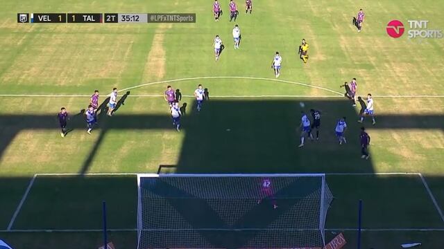 La jugada de la polémica, con Talleres festejando lo que era el 2 a 1 contra Vélez.