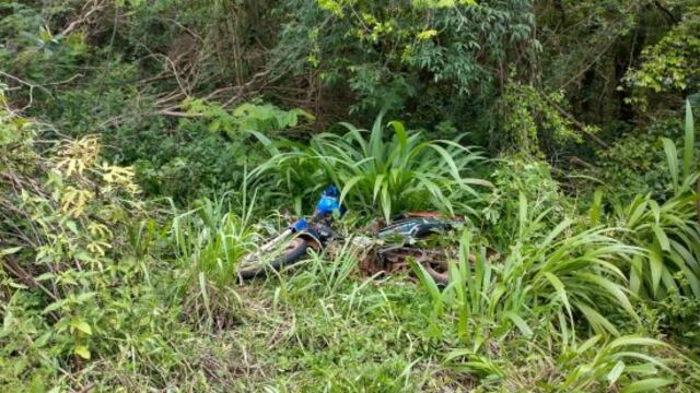 Motocicleta abandonada entre malezas fue secuestrada en Oberá.