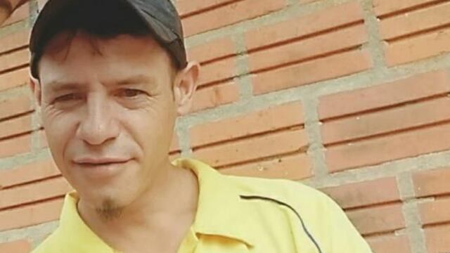 Marcelo es de contextura robusta, mide 1,70 metros de estatura aproximadamente, de tez trigueña y cabellos cortos negros.