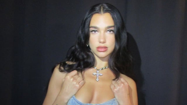 Dua Lipa y un look psicodélico con transparencias que encantó en Instagram