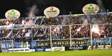 Los hinchas de Racing y otra motivación, ya que si este martes ganan retoman la punta (Foto: Prensa Racing).