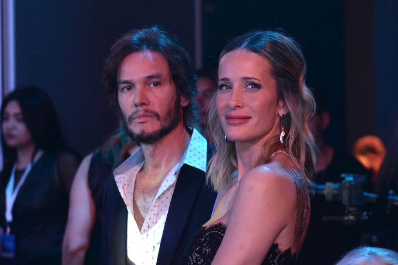 Julieta Prandi y Emanuel Ortega en los premios Martín Fierro de radio. (Instagram @nv9.photo)