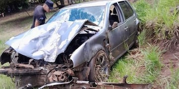 Un auto terminó despistando en Dos Hermanas.