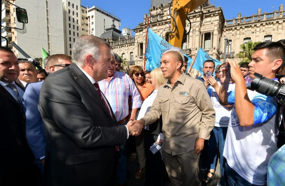 Entregaron maquinarias para el programa Pre lluvia a la Dirección del Agua y a la SAT