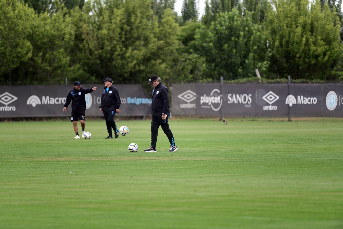 Entrenamiento de Belgrano en Villa Esquiú. (Ramiro Pereyra / La Voz)