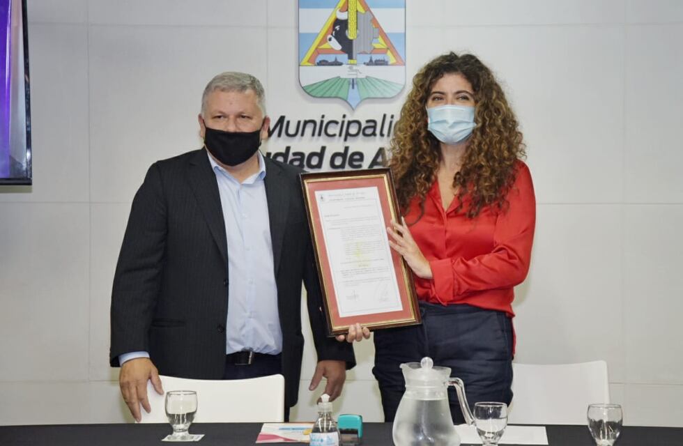 La Ministra Provincial de la Mujer Claudia Martínez visitó la ciudad de Arroyito