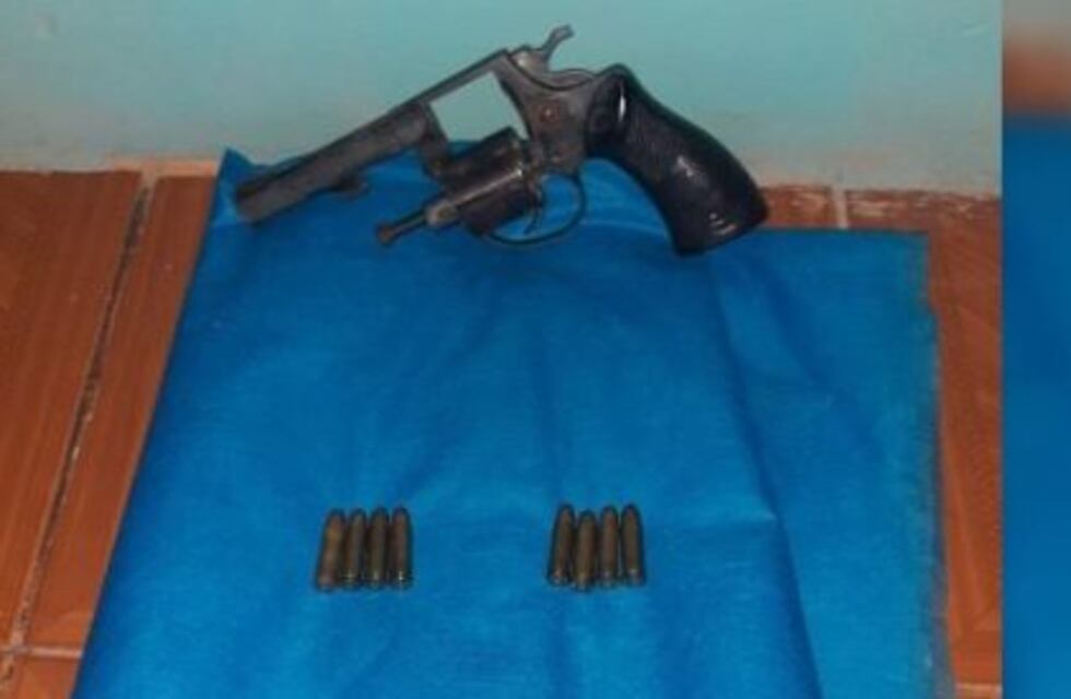 Mujer acusada de amenazar de muerte a su marido con un revólver en Montecarlo fue detenida