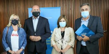 Mariana Andereggen, Omar Perotti, Adriana Cantero y Luis Castellano