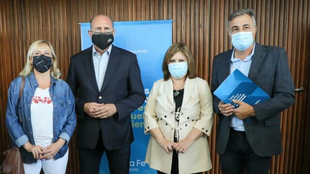 Mariana Andereggen, Omar Perotti, Adriana Cantero y Luis Castellano