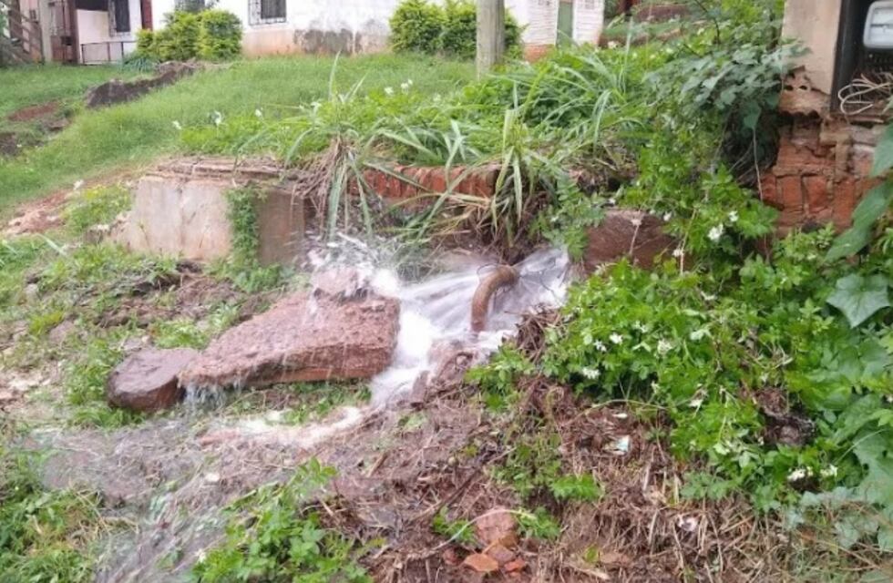 Intentaba arreglar un caño averiado y dejó sin agua a todo un barrio