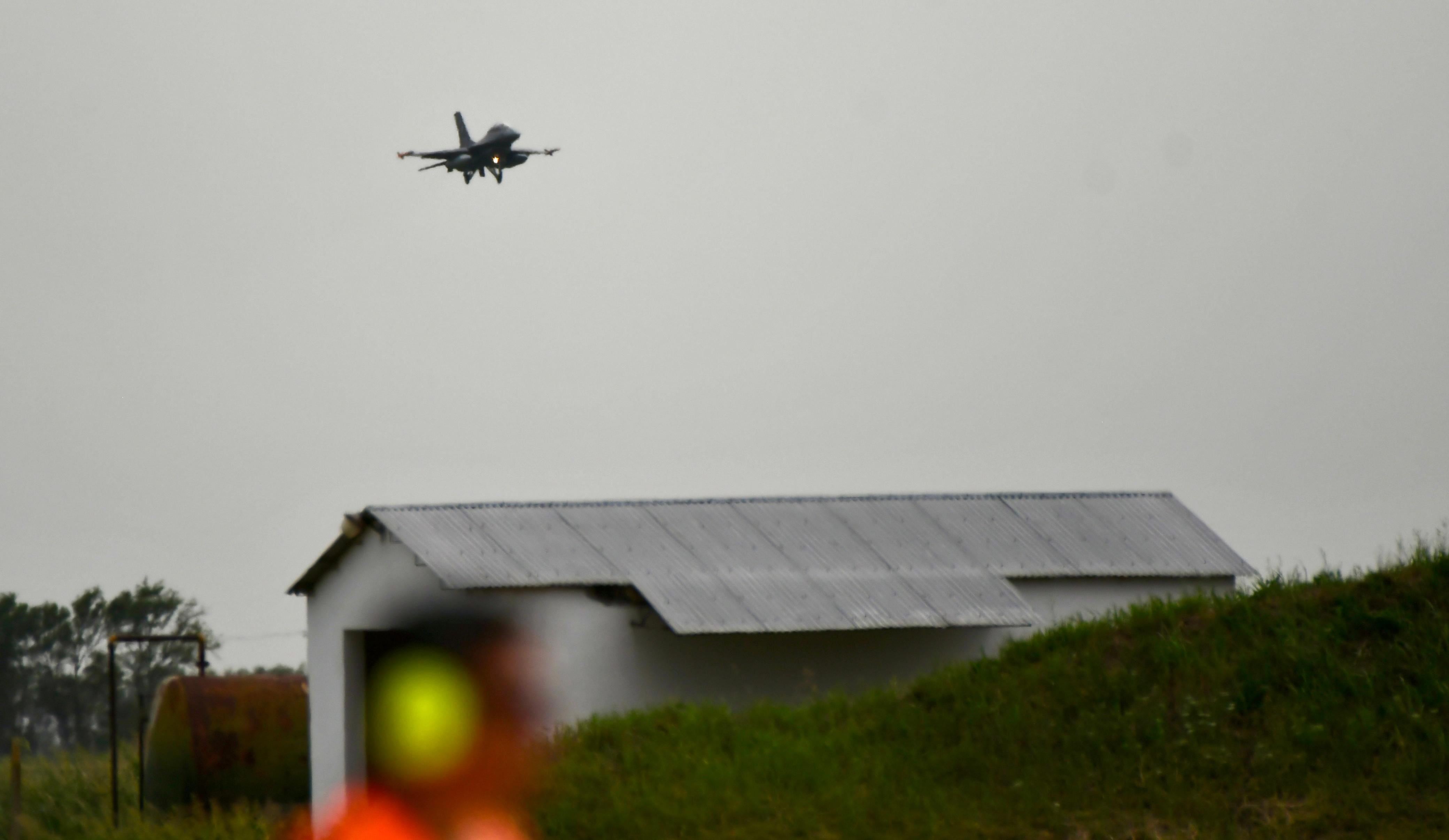 Los F-16 son los nuevos custodios del espacio aéreo argentino. Tomy Fragueiro/La Voz